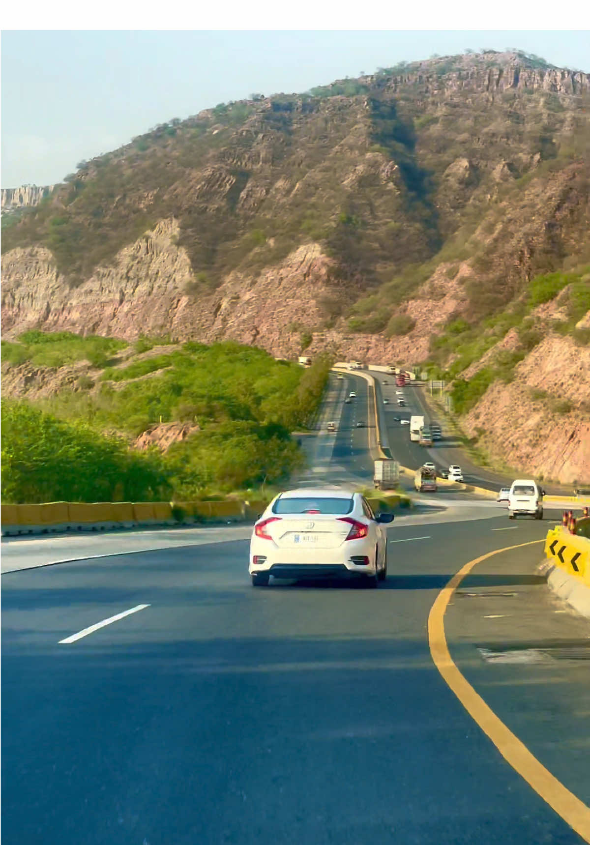 Most beautiful motorway in Pakistan | M2 islamabad to lahore | Kalar Kahar  . . . . #creatorsearchinsights #m2 #islamabadtolahoremotrway #motorway #kalarkahar #kalarkahar_motorway 