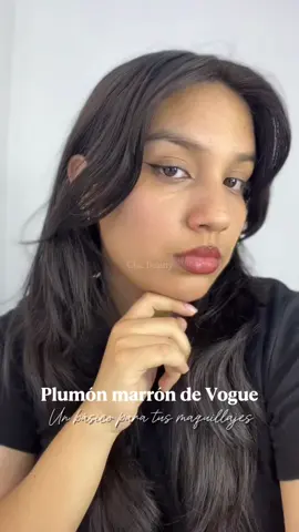 El delineador marrón perfecto para resaltar tus ojos 💖  Números para pedidos:  📱 Majo 931929276  📱 Aníbal 930635010  🏩Visítanos Av. República Dominicana 174, Jesús María Cc Plaza Modas 2 stand 45 y 46  #clacbeauty #clacbeautyjesusmaria #maquillajeamericanolimaperu #maquillajeamericanoperu #pointdemaquillajeperu #delineadorcafe #delineadormarron #vogue #makeup #recomendaciones 