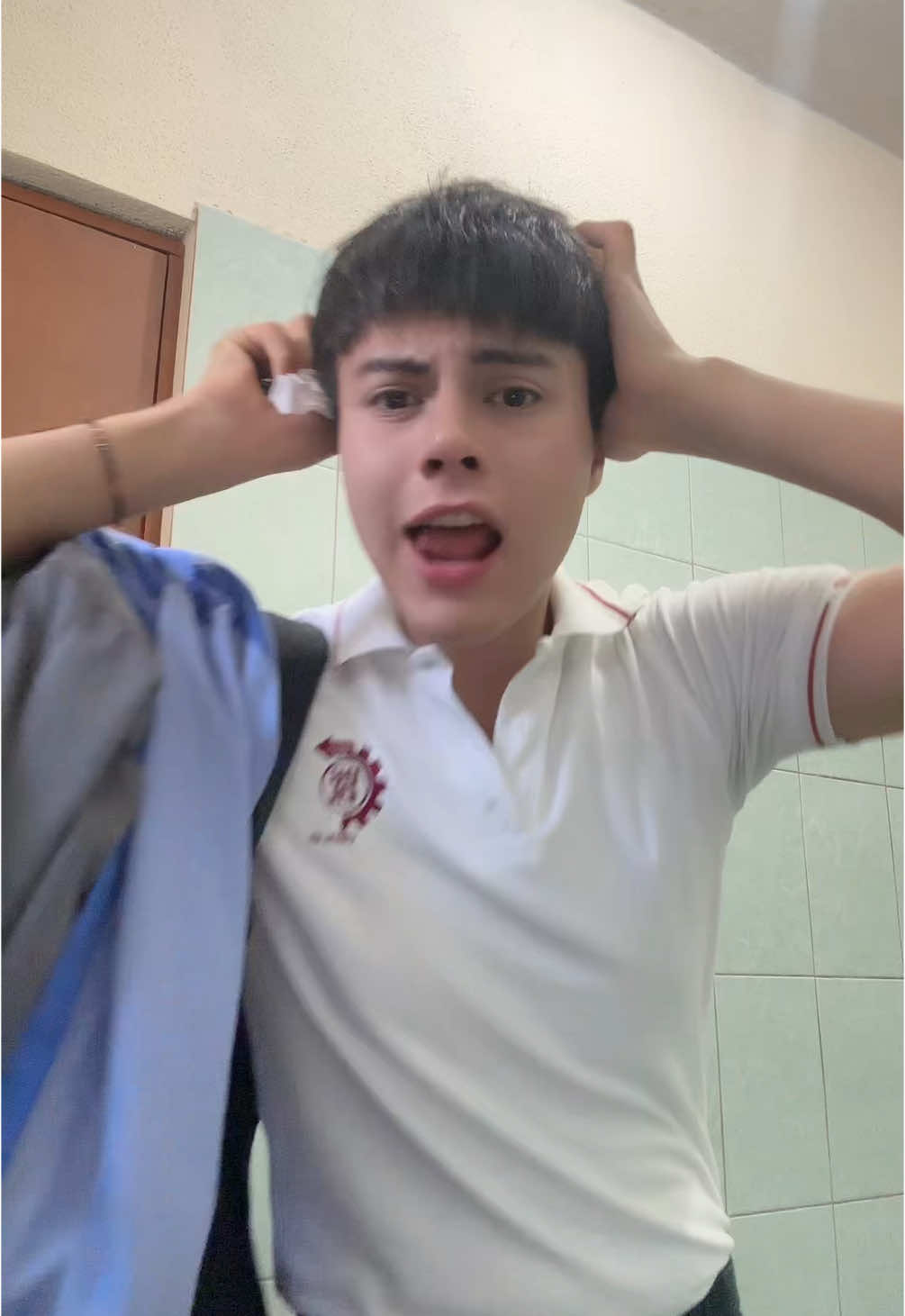 adiós señora bonita  DC: yo