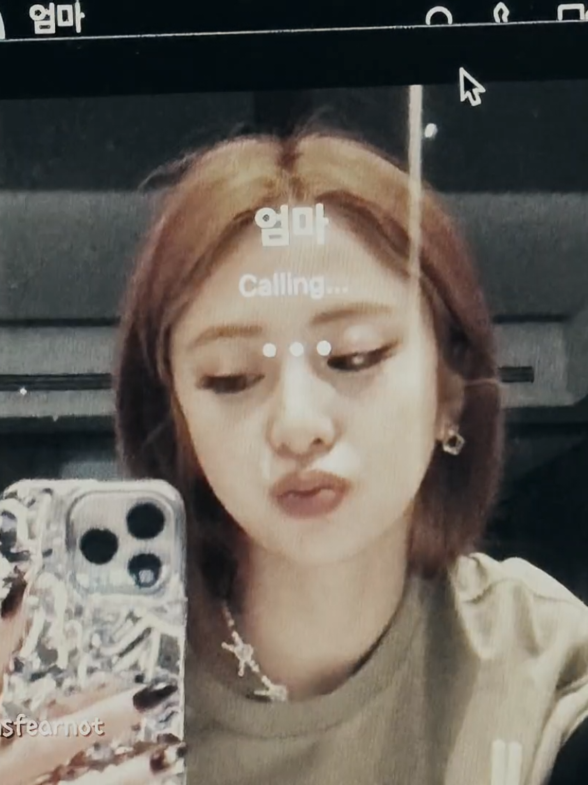 she's SO beautiful #yunjin #lesserafim  ib @sweetpiled (this is literally the cutest style i've ever seen so i wanted to try😔) @maj @yunefx @ilovefelix @noelia ✯•* @sica @sher @becca ୨୧ @Belle🐶 @eunchaesfearnot @mafalda  pics r from pinterest