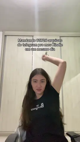 Em minha defesa um dia eu vou comprar a cópia física de todos os livros baixados que eu gosto, e já comecei a fazer isso!!! #BookTok #kindle 