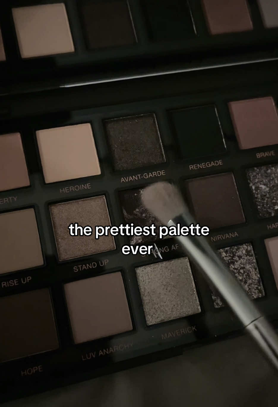 Im in love #prettygrungepalette #fyp  #hudabeauty 