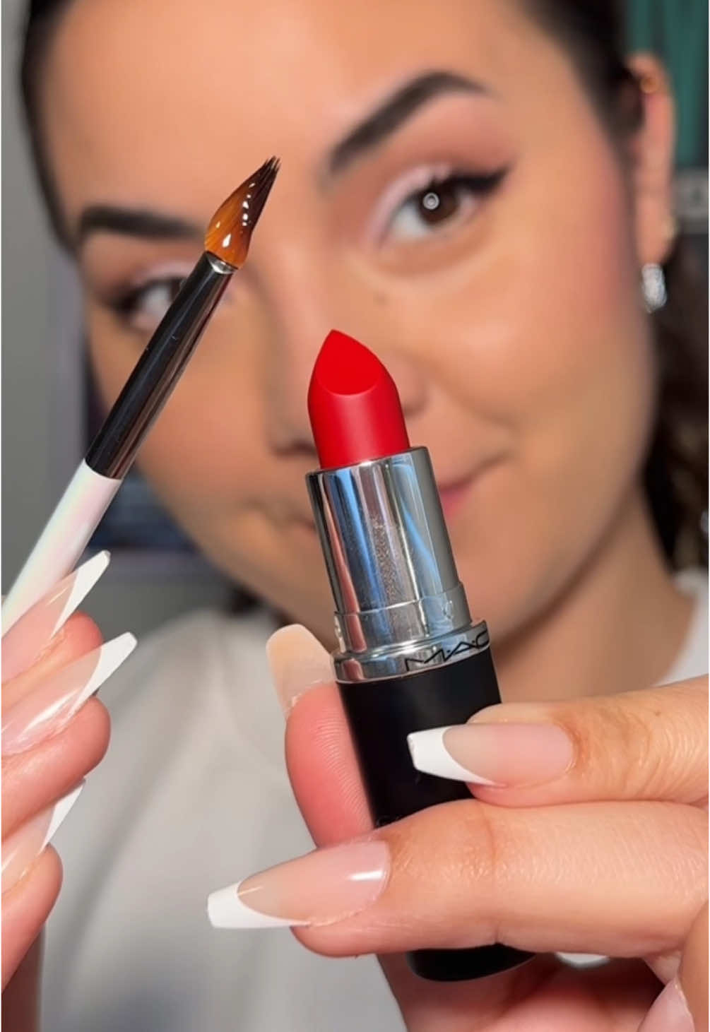 Red lipstick in History 1930s-1940s #redlipstick #lipstickhistory #makeuphistory #makeuphacks #lipstickhack #natstutorials @MAC Cosmetics USA @about-face beauty @Half Magic 