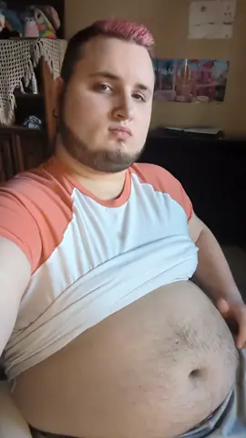 big boys cuddle better! belly rubs are literally the best #bigboy #dadbod #bear #chub #chubby #plussize #gainer #fat 