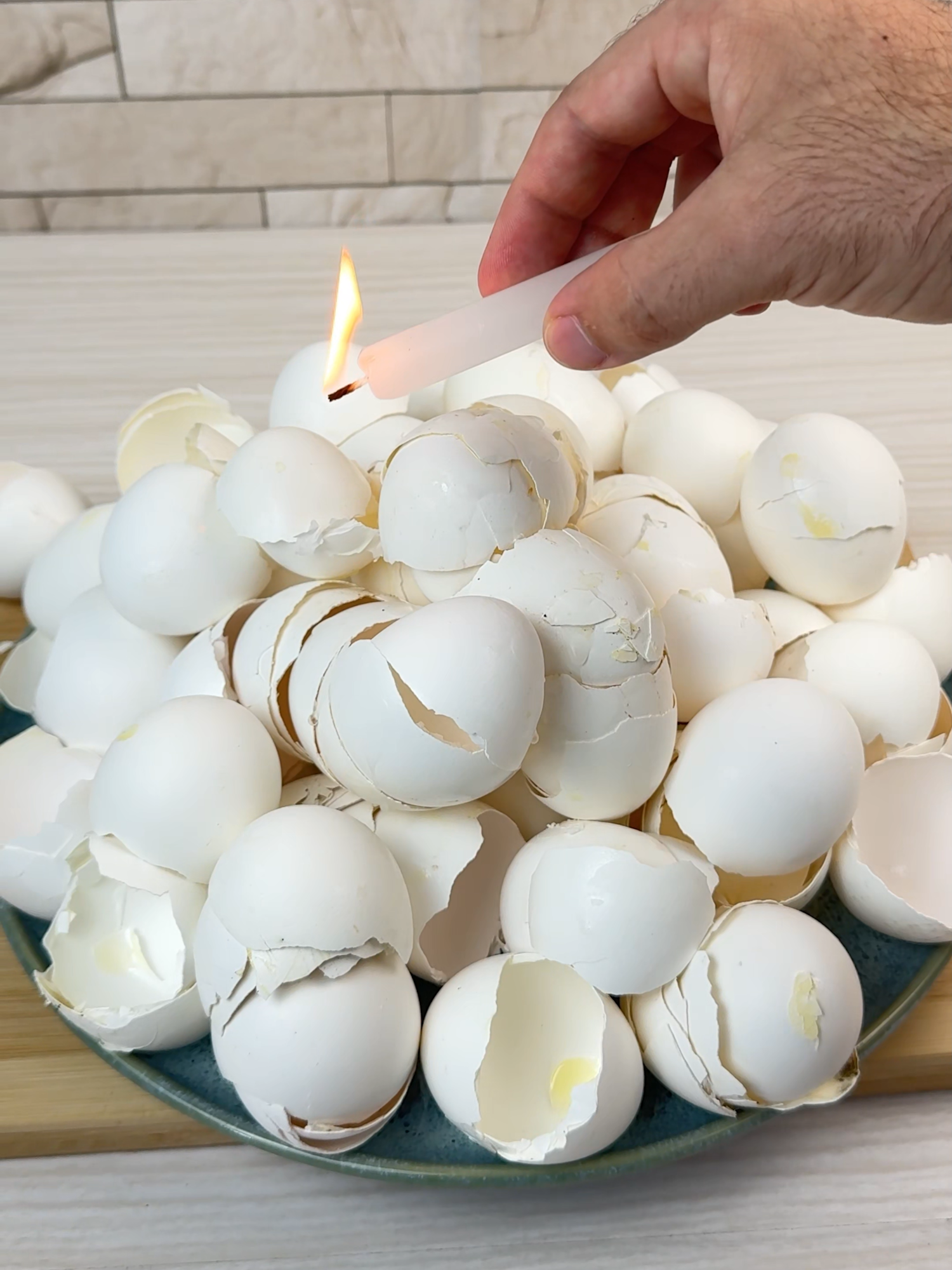 Solve a common problem with a brilliant and powerful solution! #lifehacks #candlemaking #candle #homehacks #tips