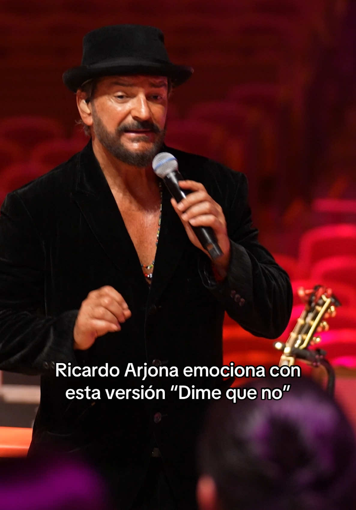 QUÉ EMOCIÓN 🥹🥹 @Ricardo Arjona canta su clásico #dimequeno en el estreno de su nuevo álbum #SECO en Miami 🫶🏻 #musicosentiktok #tiktokmehizover #tumusicahoy #tmh #ricardoarjona 