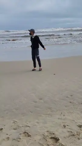 Biển vắng quá hihi#xuhuongtiktok #xh #buon 