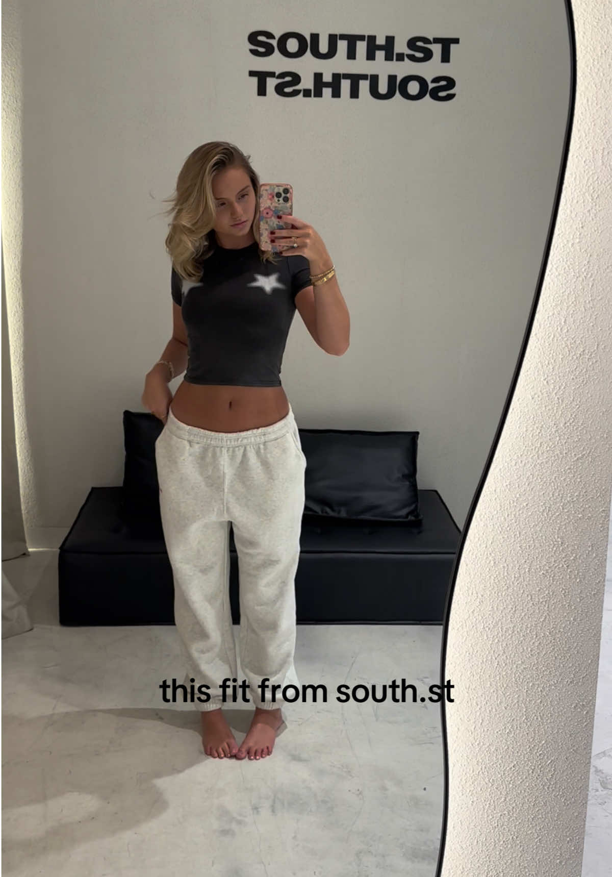 In love with the fit of the tracksuit pants! #OOTD #fyp #winterfashion #streetwear #babytee #fitcheck #fashion #tryon #shopping 