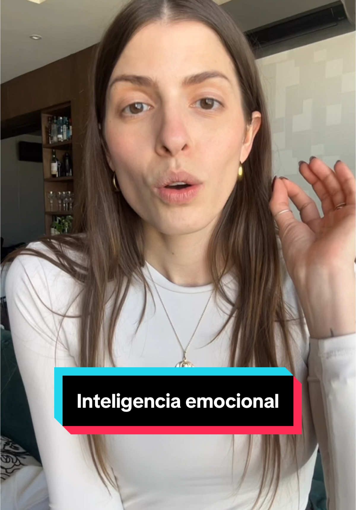 Superemos ya el mito de que las personas con inteligencia emocional no sienten 🙄 #psicolgia #inteligenciaemocional #saludmental #terapia #datospsicologicos #emociones 