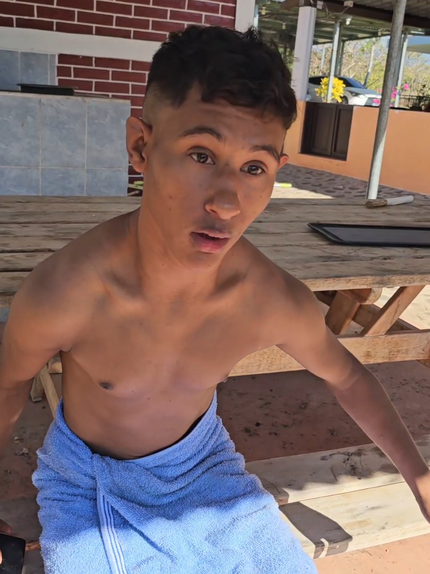 Esta perro el sol 🌞 🤣👈 #humor #elsalvador4k #comedy 