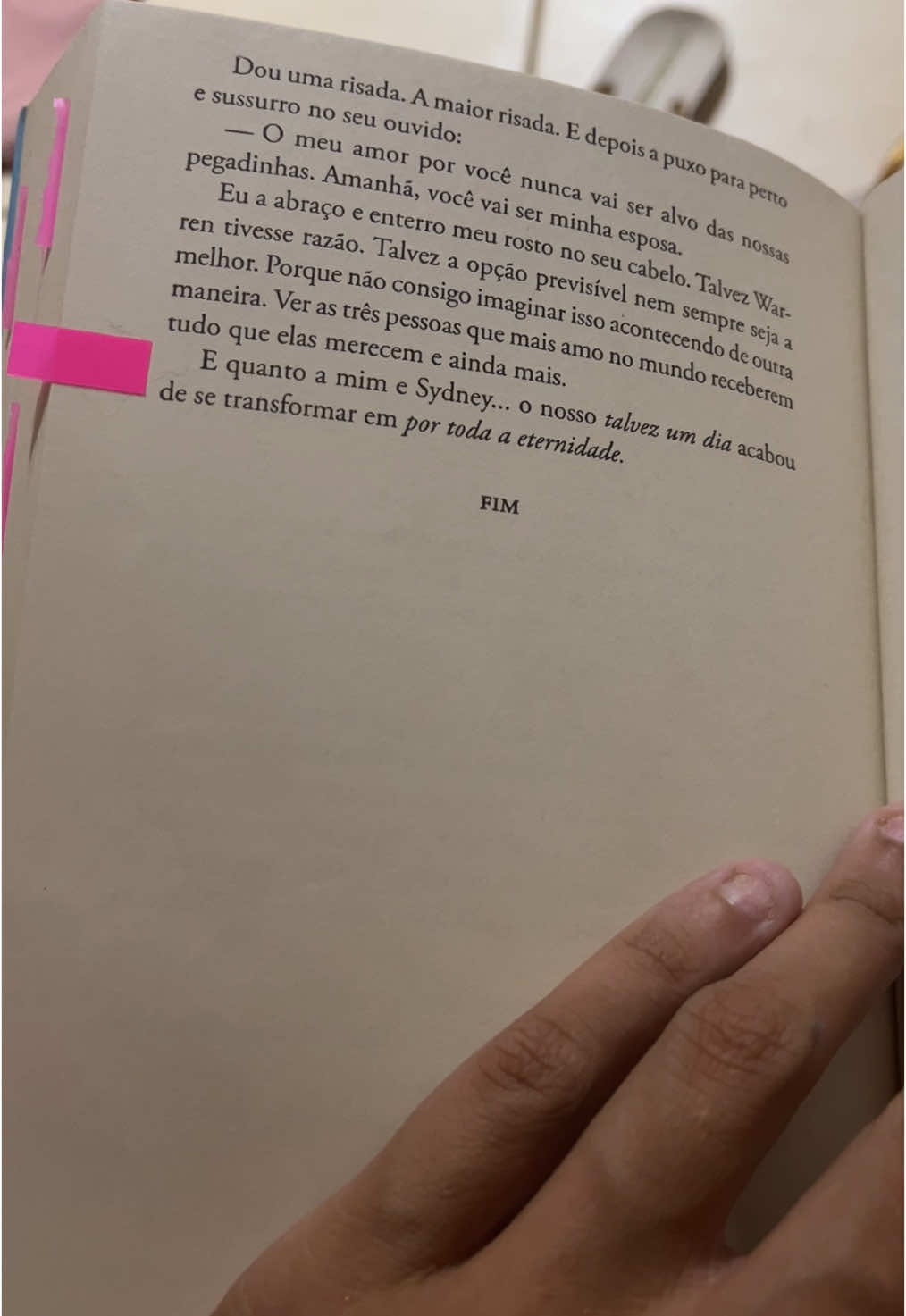 Agora eu entendi o motivo que meu primo me deu esse livro pra mim e terminando a leitura eu pude compreender o motivo que final maravilhoso ❤️ Leitura de janeiro concluída agora partiu para a leitura de fevereiro 