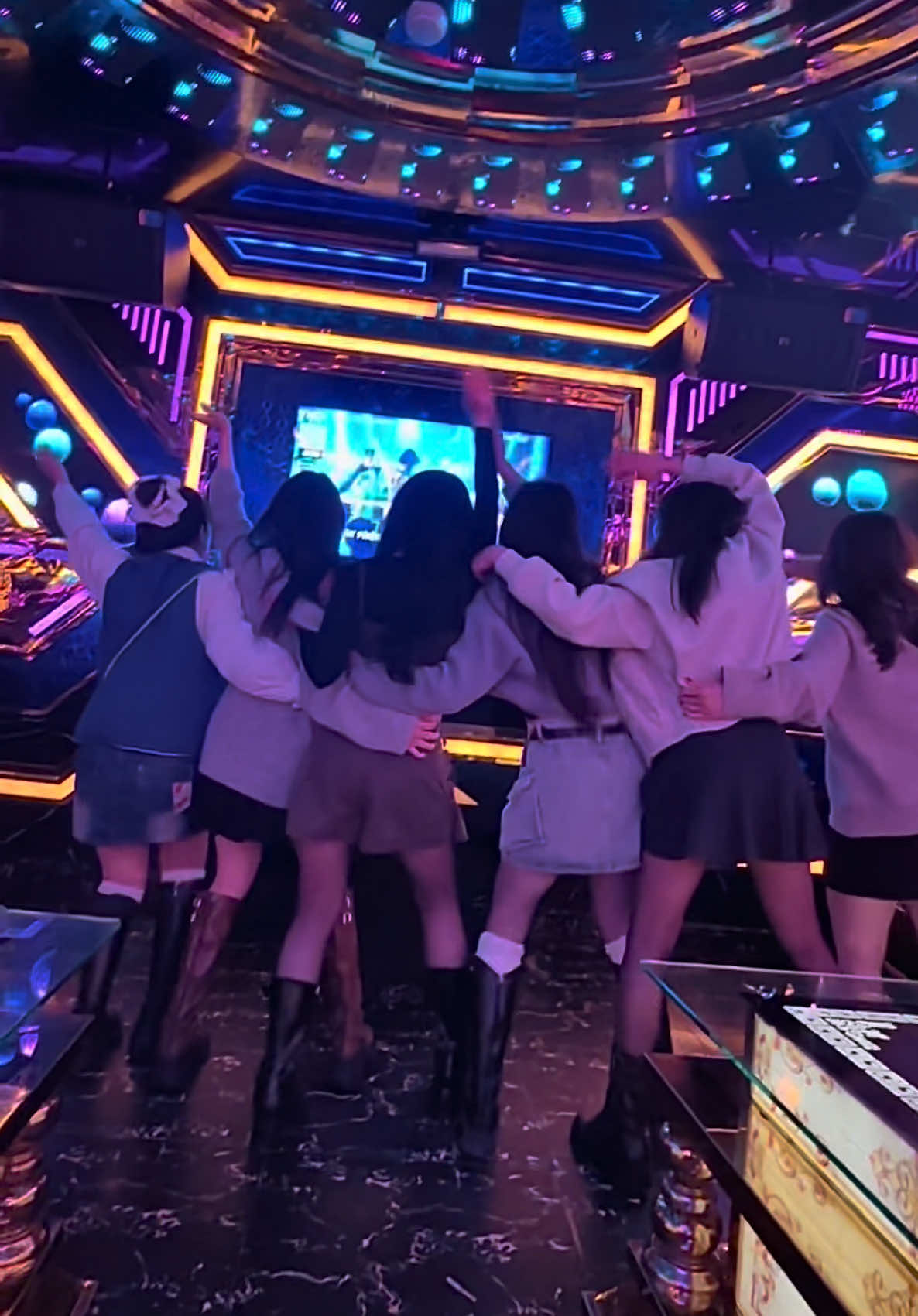 Tôi có 1 vài người bạn, tuy họ không nhiều tiền nhưng họ nhiều chuyện kkk #banbe #karaoke #fyp #capcut 