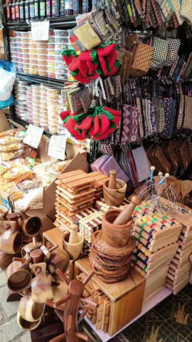 Experience Baguio’s craftsmanship! From handcrafted wooden plates to crochet keychains and hats.  Support handmade, support local!  #BaguioCrafts #HandmadeWithLove  #baguiosouvenir #souvenir #benguet   #fyp #fypage #foryoupage 