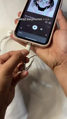 Sagot sa mga tamad magcharge ng earbuds. Sobrang mura at ganda ng quality✨💯 #wiredearphones #earphones #wiredheadphones #earphonesforiosandandroid #gadgetaccessories #phoneacessories #affordable #kimmyyrecos #fyp #fypage 