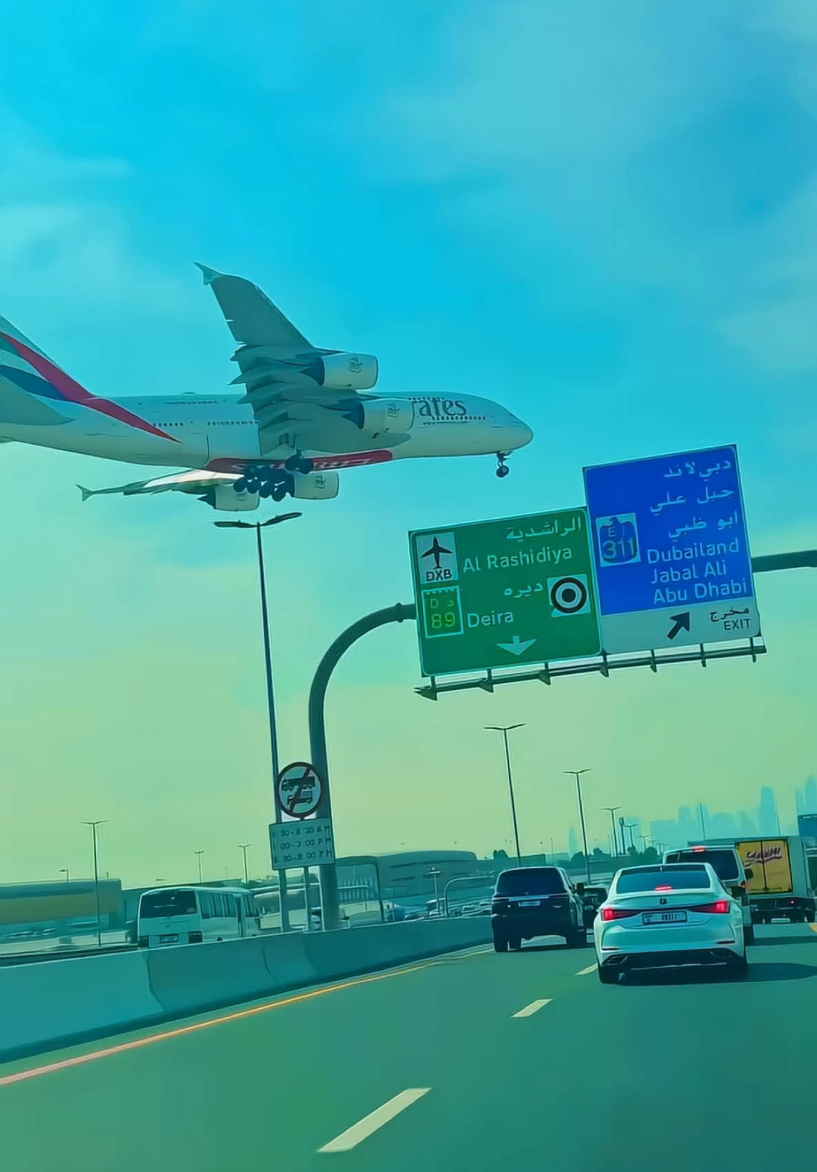 #dubai #emirates #dxb #landing #explore 