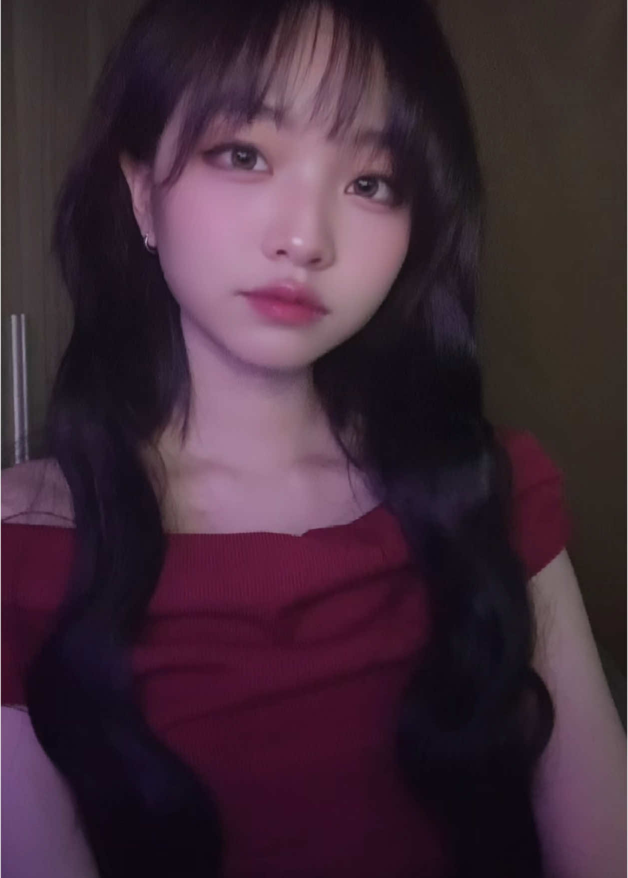 Cái giao diện gái Hàn 😭😭😭  Ban đầu là tui đặt tóc thẳng cơ, mà giao nhầm tóc sóng cái cũng lạ lạ =))