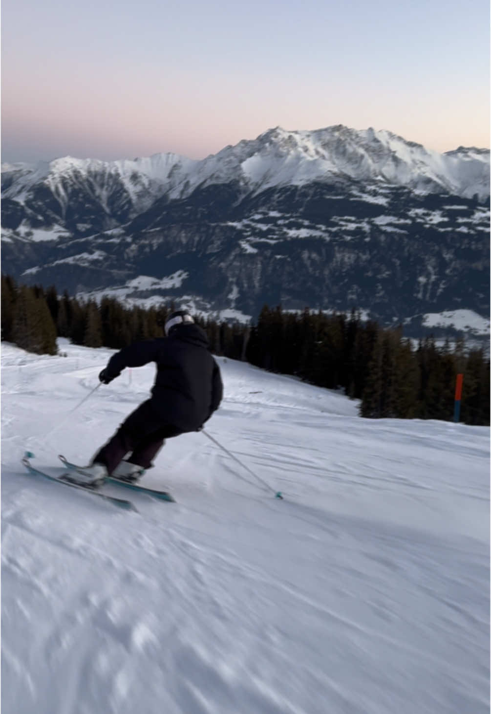 choppy home run ⛷️⛷️ #ski #skiing #skiingtiktok #skiingclips #skiingislife #skiingvideos #skiinstructor #skiinstructorlife #snow #edges #carving #play #playtime #playingaround #carving #evening #sunset #vibes #hyped #head #headski #laax #laaxschool #switzerland #job #bestjob #homerun #choppy @@SKICOSMOS @Skimania.it 