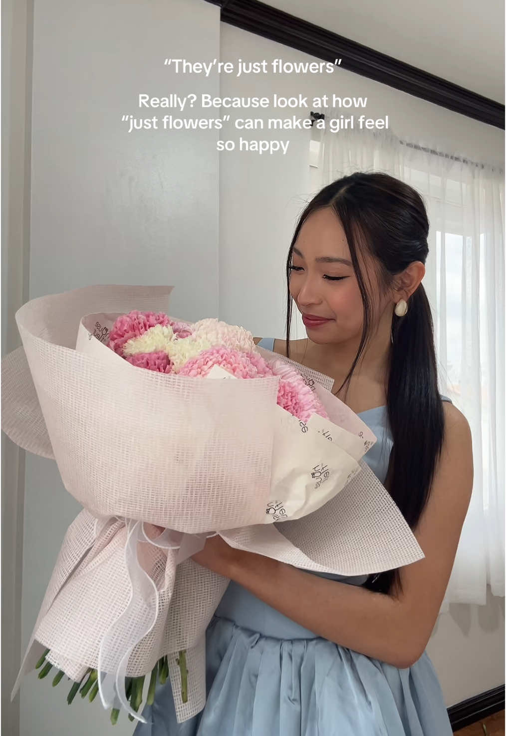 I’m too obsessed with flowers🥹🤍 @House of Fleur  This is your sign to surprise your loved ones with a bouquet 🥹  #flowers #bouquet #bouquettutorial #flowerchallenge #bouquets #roses #peonies #ValentinesDay #valentines #flower #itgirl #girlhood 