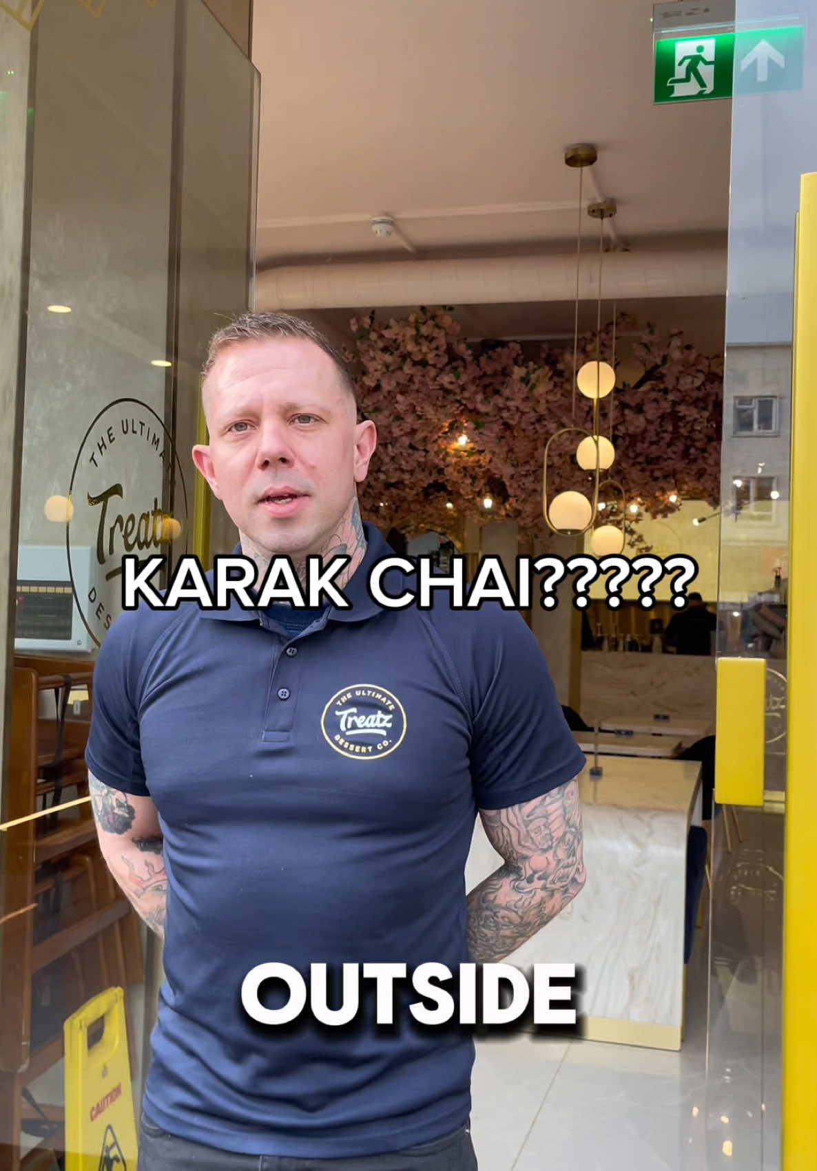 Karak chai!?? 😍 #treatzdesserts #gelato #scooptok #viral #foryou #fyp #icecream #hounslowtreatz #pistachio #honey #karakchai 