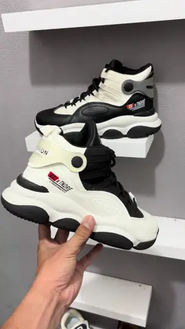 Kerenn habis abangku#sepatupria #sepatukekinian #sepatucowok #sepatukeren #sepatutrendy #sepatusneakers #sepatutinggi #sepatufashion #sepatuimport #sepatu 