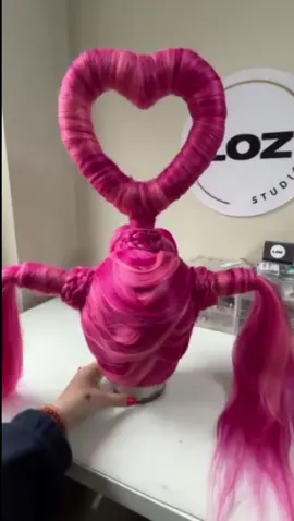 ain't she a beaut?! The first ever 6 attachment hard cap wig. So glad I did this course @studioloz.co.uk her knowledge, jokes, heart and talent was wonderful ❤️ #studioloz #hardcapwigs #wigmaking #drag #panto #cosplaywig #creativity #kellie_makeup 