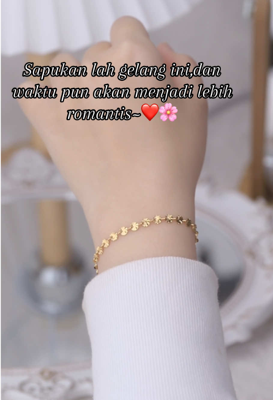 Siapa yang mengatakan Kuala Lumpur tidak mempunyai musim bunga?Saya telah mengikat bunga-bunga di tangan saya~🌸💞❤️#bracelet #jewelry #flowers #❤️ #🌸 #wear #malaysiatiktok #fyp #Love #😍😍😍 