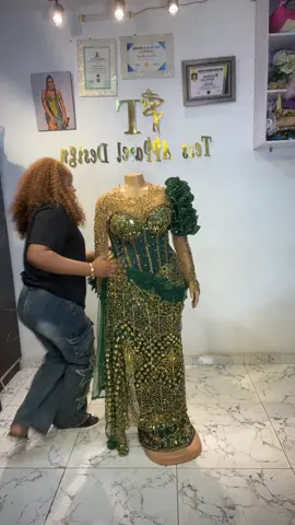 #beninfashiondesigner #tessapparel #fashionblogger #lacestylesforwedding 