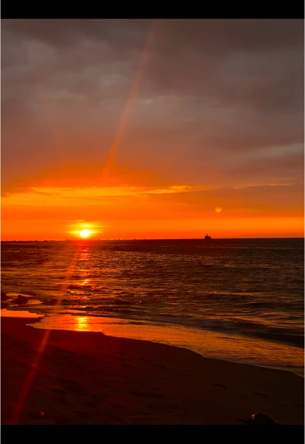 Temazo #fyp #sunset #peru #cumbialindadelamor #💗 #musica #lyricsvideo #paratiiiiii 