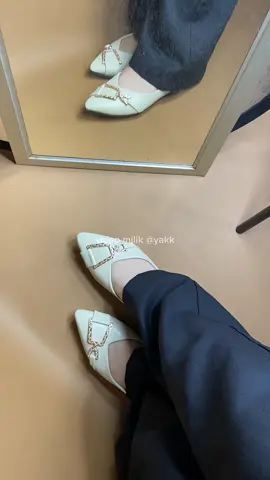 secakep ituu #flatshoes #abcxyz 