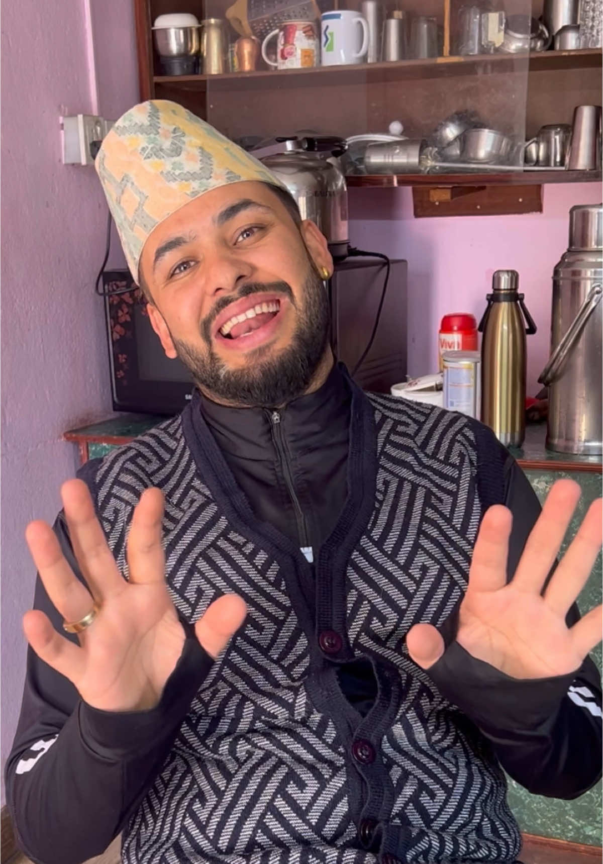 म अजै बुढो भएको छैन है 😜😜😜#fyp #govirla #p5r3 #puru #puru7 #comedy #funny #ValentinesDay  #special