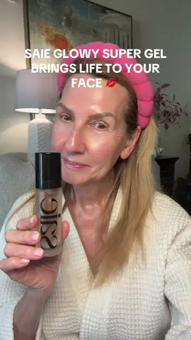 OMG! Obsessed with sunglow ☀️🌟@Saie  #dewyskin #saiebeauty #superglowgel #bronzingdrops #matureskin #saiesunglow #glowyskin #glowymakeup #viralmakeup #glassskin #thrivinginmy60s 