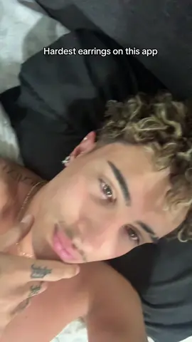 Low price rn too#earrings #mensearrings #hoopearrings #jewelry #mensjewelry #fashion 