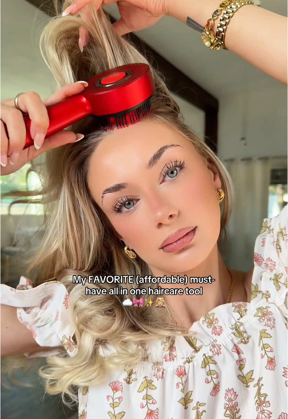 Let’s talk about my favorite haircare tool 💆🏼‍♀️☁️✨ #haircare #haircareroutine #HairCareTips #haircareproducts #scalpmassager #redlighttherapy #musthavehairproducts #affordablehaircare #massagebrush #electricbrush 
