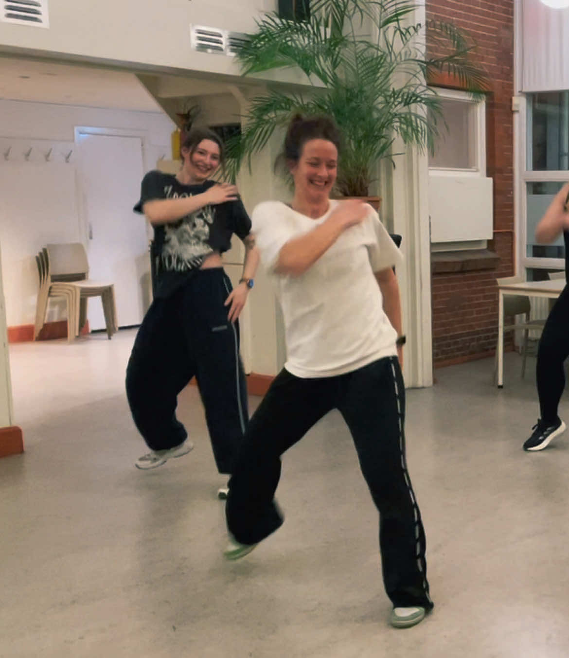 We have so much fun in one hour😍😍💃🏼 #dance #baila #bailar #dancing #fun #Love #passion #groningen #lanapadanceacademy