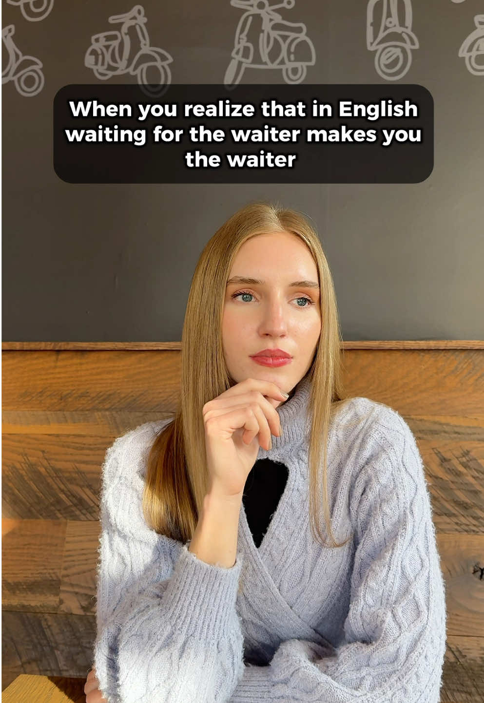 So… who is the waiter? 😭 #a#ariannitalagringae#englishwithariannitalagringal#learnenglishe#englishe#englishteacherm#mexicov#venezuelac#colombiac#chinaj#japanB#Brasilk#koreai#indiaa#argentinac#chileh#humorc#comedyf#funf#funnyg#gringai#inglesfluido#i#inglesa#aprenderinglesrapidoprofesoradeingles 