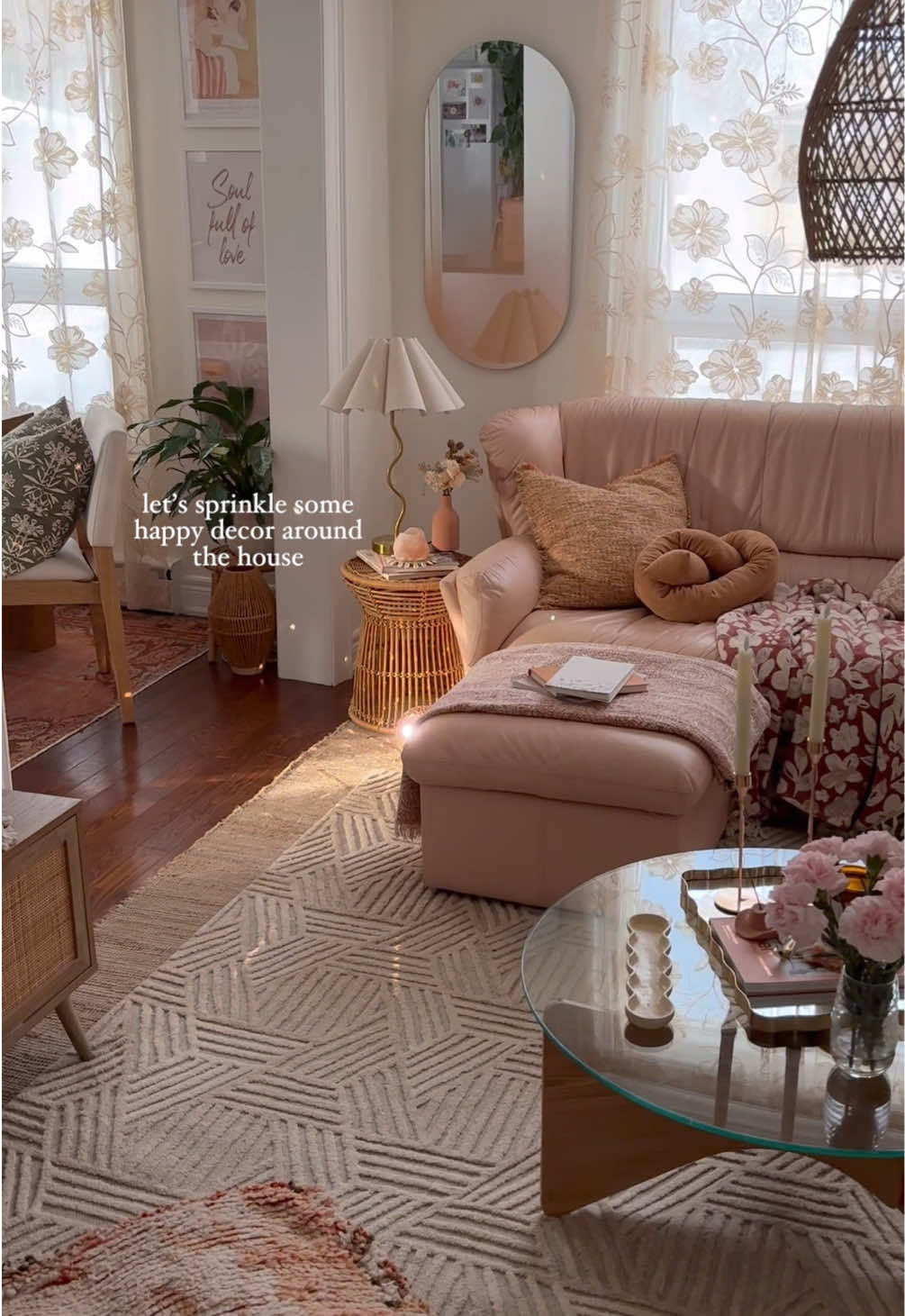 sprinkling some happy decor around the house as i patiently await the arrival of spring 🥹🌸 #interiorstyling #cozyhome #homedecorideas #homedesign #livingroominspo #homeinspo 
