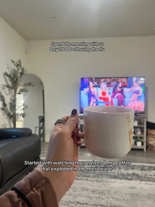 This flu is never ending & also has a new symptom each day I swear🙃🤧🤒 #fypシ #stayathomemomvlog #sickday #comfortcreator #flu #stayathomemomlife #morningroutine #spendthedaywithme 
