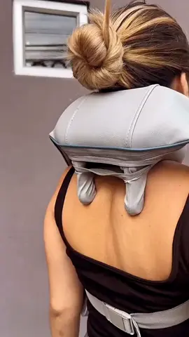 Esse massageador de costas é uma das melhores coisas que você vai encontrar na shopee!! Adquira já a sua comentando EU QUERO para receber o link do produto! #achadosshopee #gamers #fyp #paravoce #gadget #massage 