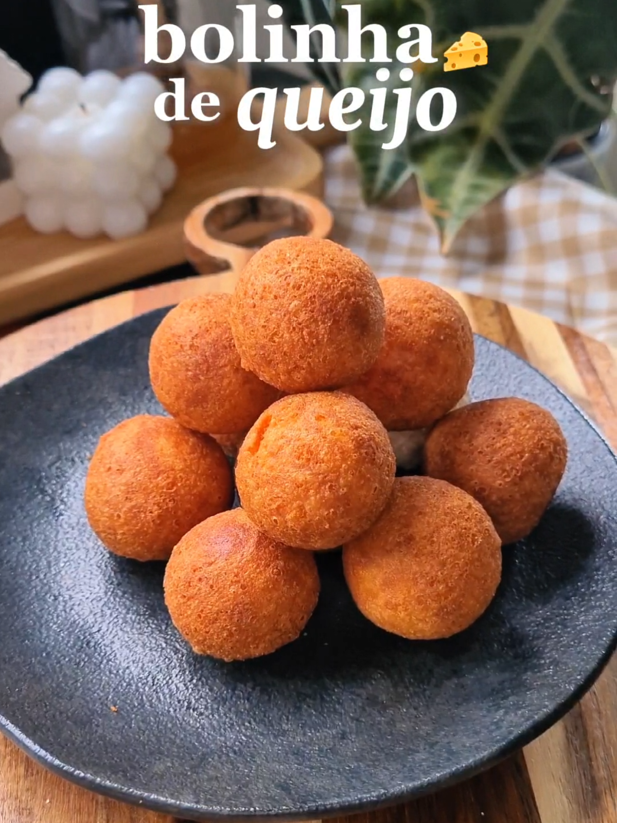Bolinha de queijo 🧀 Receita: • 3 colheres de farinha de trigo • 1 colher de amido de milho • 1 ovo • 390 g de queijo • Sal a gosto Antes de fritar deixe no congelador por 10 minutos  #receita #bolinhadequeijo #queijo #croquete #salgado #receitasalgada #comida  #receitasimples #receitafacil #receitastiktok #fyyyyyyyyyyyyyyyy 