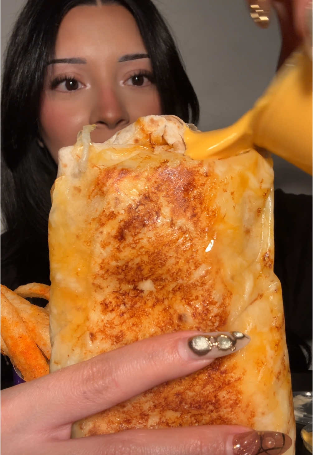 Eat Taco Bell with me ❤️ #Foodie #eatingshow #mukbang 