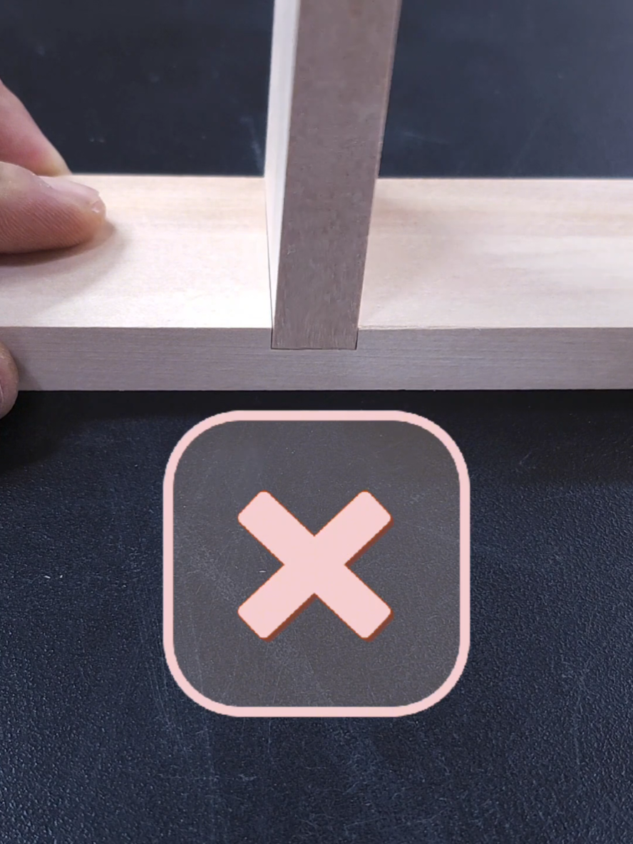 Always a perfect groove #woodskills #carpentry #DIY #woodworking #joiner #groove 