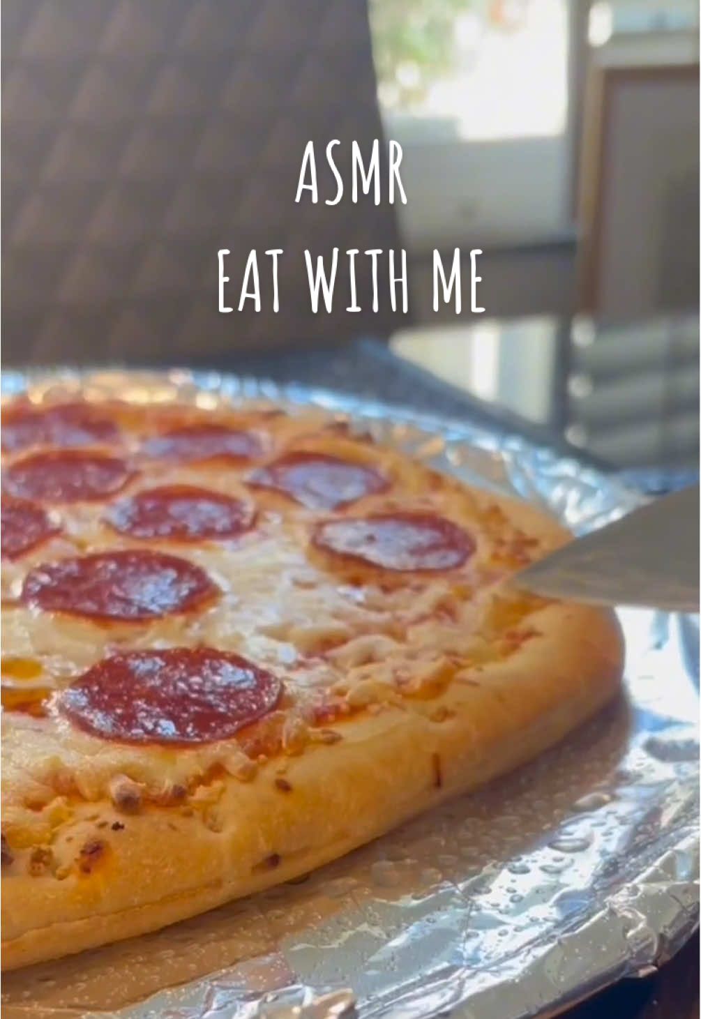 #ad Eat a @DiGiorno pizza with me ASMR style #digiorno #mukbang #asmr #asmreating 
