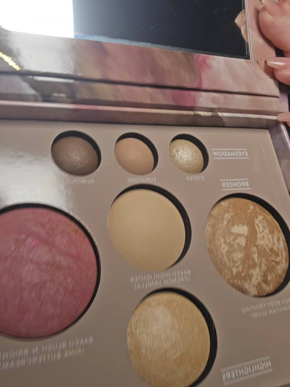 This palette has EVERYTHING you need for a dewy fresh look!! I love how weightless the foundation feels on my skin.  #makeup #beauty #over40 #makeuphacks #MakeupRoutine #lauragellerbeauty #laurageller #women #makeuppalette @Laura Geller Beauty 