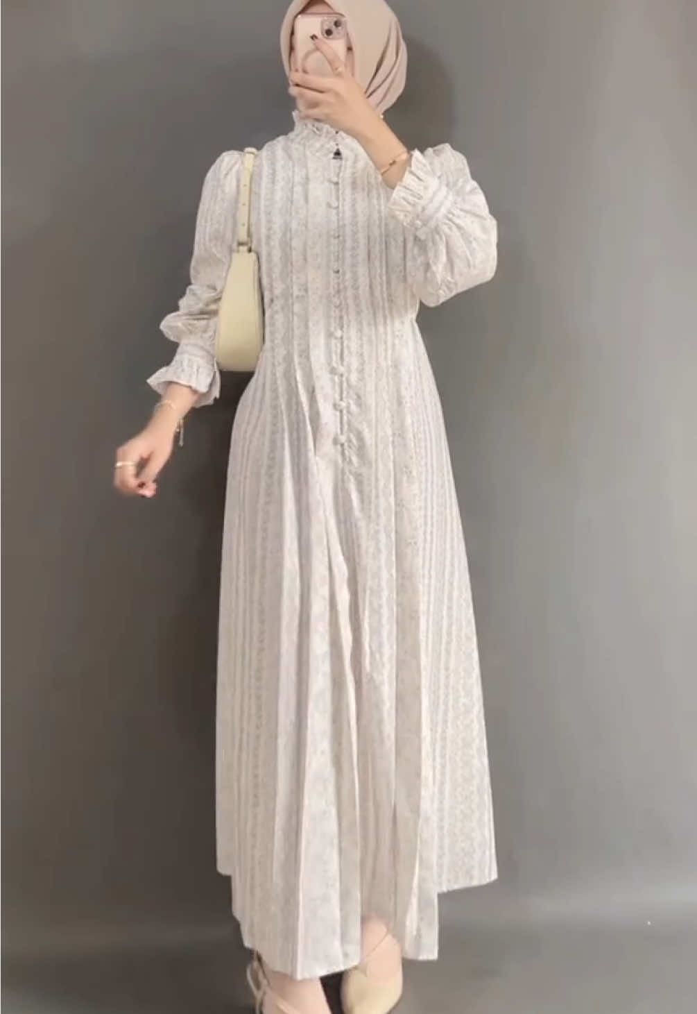 #bajuwanita #gaun #gaunlenganpanjang #dress #gamis #gamiskekinian #gamislebaran #rekomendasioutfit #outfit #outfitideas #OOTD #ootdhijab #ootdfashion #fyp 