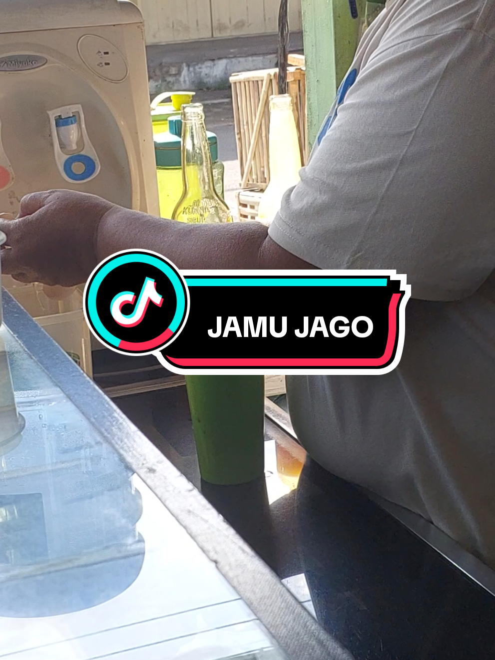 jamu jago pacitan 🥰 sayang mamak bapak belikan jamu ben awae penak 🥰 #jamu #jamujago #jamupacitan #pacitan #pacitan24jam 