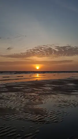 sunset di pantai pecal  #sunset #sunsetlover #pantaipecalketapang #kinjilpesisir #ketpangkalbar #fypシ #ketapang #masukberanda #fyppppppppppppppppppppppp #xybcza #tiktokviral 
