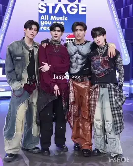 ဒီလိုရည်းစားကိုယ်စီရှိတဲ့အဖွဲ့ကိုမတွေ့ဘူးရင်လာကြည့်ကြ🥴#jasper #joongarchen #santa #aou #ppnaravit 