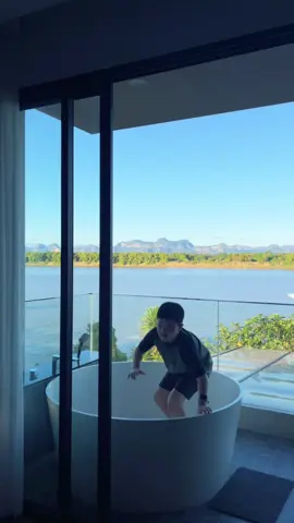 ที่พักนครพนมวิวริมโขงที่สวยที่สุด บรรยากาศดีที่สุด  ห้องพักสะอาดและสวยที่สุด #ที่พักริมโขงนครพนม  #เที่ยวนครพนม #ชีวาโขงนครพนม #หลงรักนครพนม  #ที่พักนครพนมติดวิวโขง #วิวแม่น้ำโขงลาว #วัดพระธาตุพนมวรมหาวิหาร 