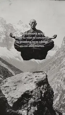 Cada persona actúa desde su nivel de conciencia. Su problema no es contigo, es con ellos mismos. . . . #amordepareja #amorpropio #corazónmutable #frases #conciencia #motivacion #reflexion #amor #espiritualidad #bienestaremocional 