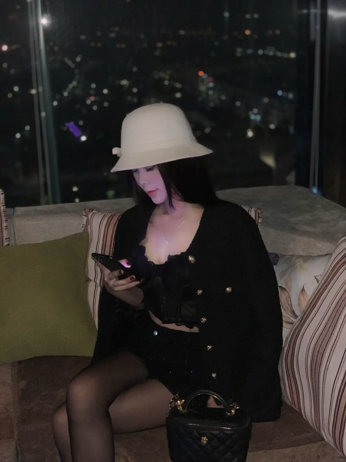 Nhìn óng ánh chưa chắc là vàng Nhìn đàng hoàng chưa chắc đã tử tế😻 